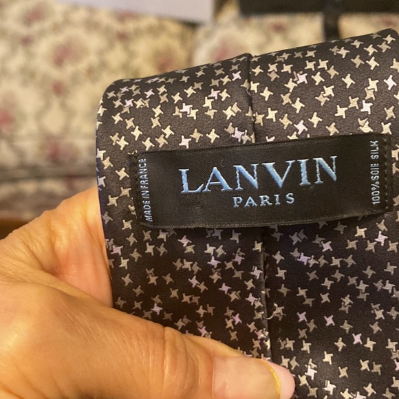 Gorgeous LANVIN  Tie, PARIS, 100% silk. 60 inches long , very nice gift for men. - Picture 9 of 11